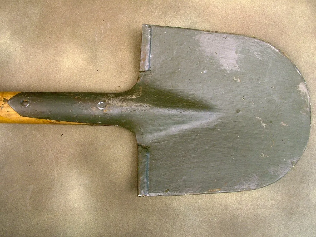 German WW2 type Wehrmacht Full Size Entrenching Shovel: Round Nose