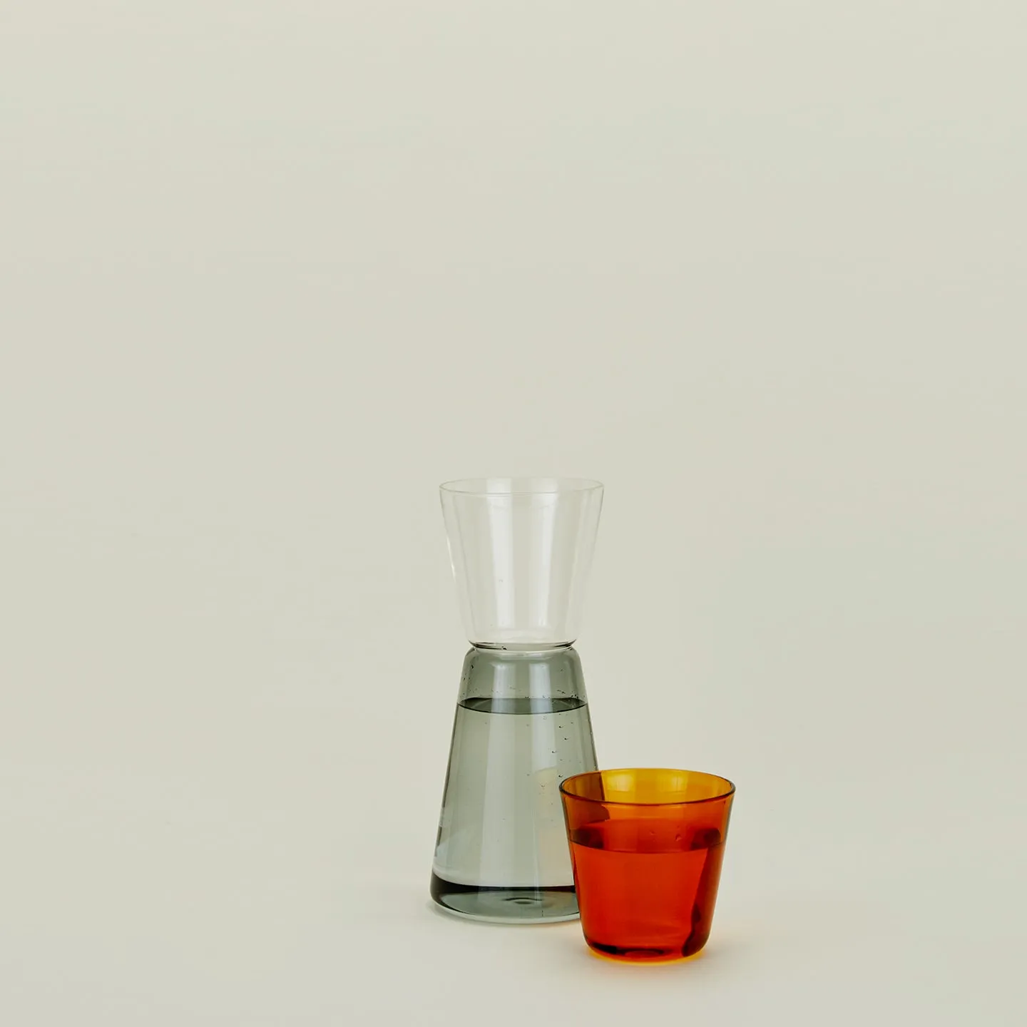 High Rise Carafe   Glass - Smoke/Amber