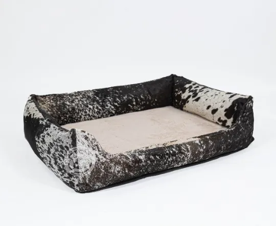 Salt and Pepper Pet Bed, 44X26X10"